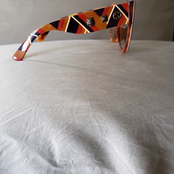 SOLD Gucci oversized cat eye acetatesunglasses - Picture 5 of 7